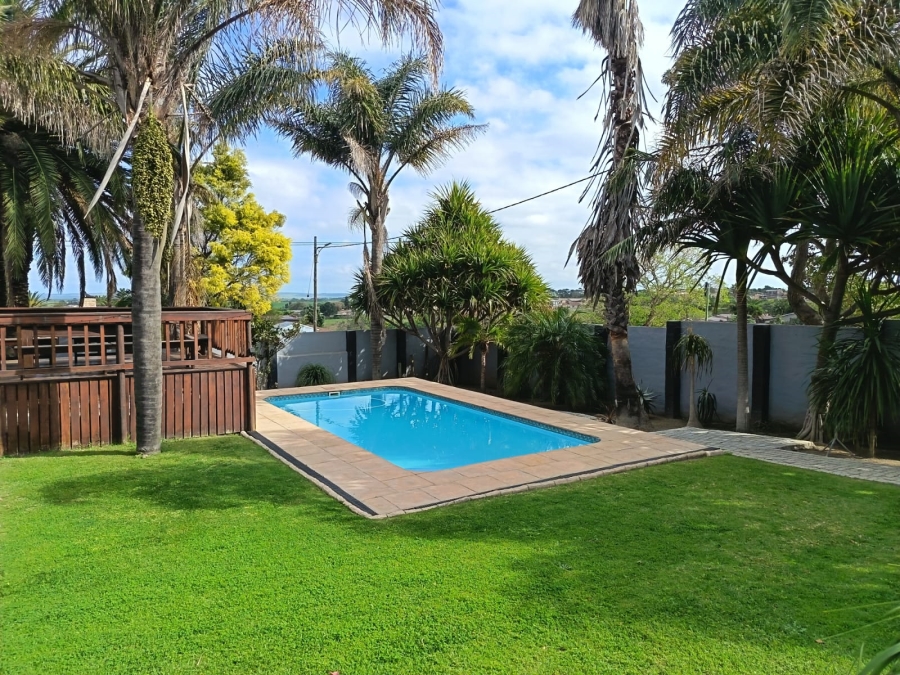 To Let 7 Bedroom Property for Rent in Humansdorp Eastern Cape